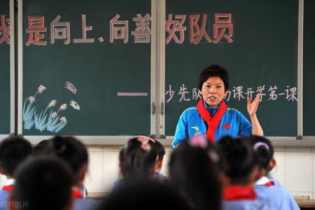 随后，在2010年，嘉士伯成为俱乐部的官方啤酒，并且归功于这一长达十年的最新续约，双方的合作将至少保持到2034年。